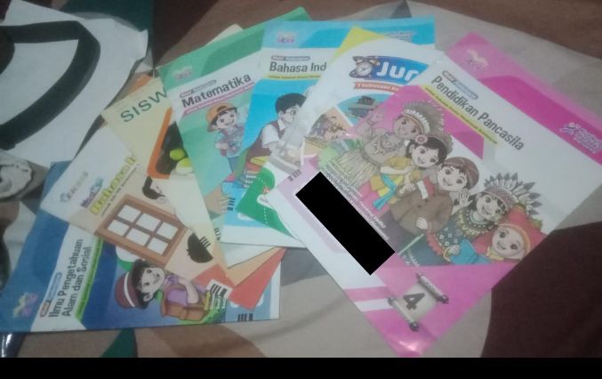 Dugaan Penjualan Buku dan LKS di SDN Negeri Ploso Dipertanyakan
